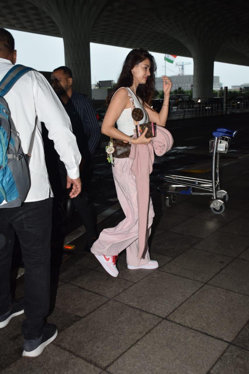 Disha Patani was spotted at the Airport in the morning